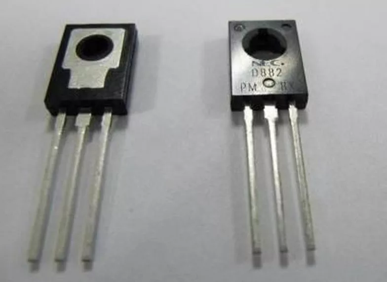 Transistor D882