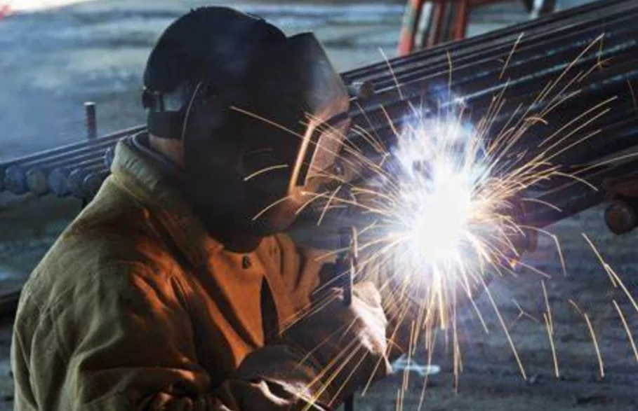 Apa Itu Welder? Pengertian, Jenis dan Tips Menjadi Welder