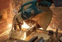 Cara Menggunakan Mesin Pemotong Besi