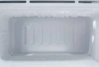 Penyebab Freezer Kulkas Bocor