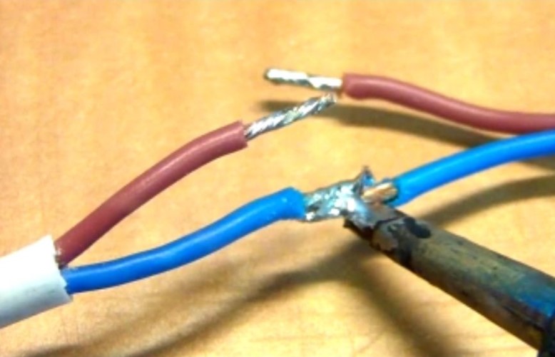 Perbedaan Kabel DC dan Kabel AC